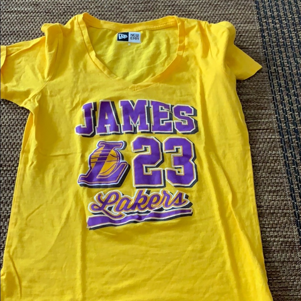 Lakers t-shirt